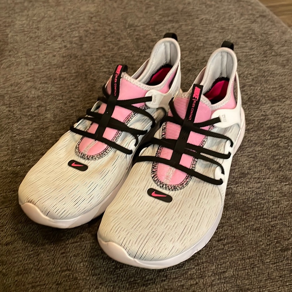 Woman’s Nike Flex Contact running shoes